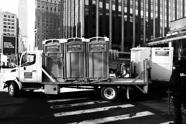 Porta potty delivery and setup in Albany, KY